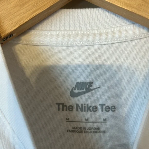 Nike Sportswear Valentine Printed T-Shirt Size Medium - Picture 6 of 10